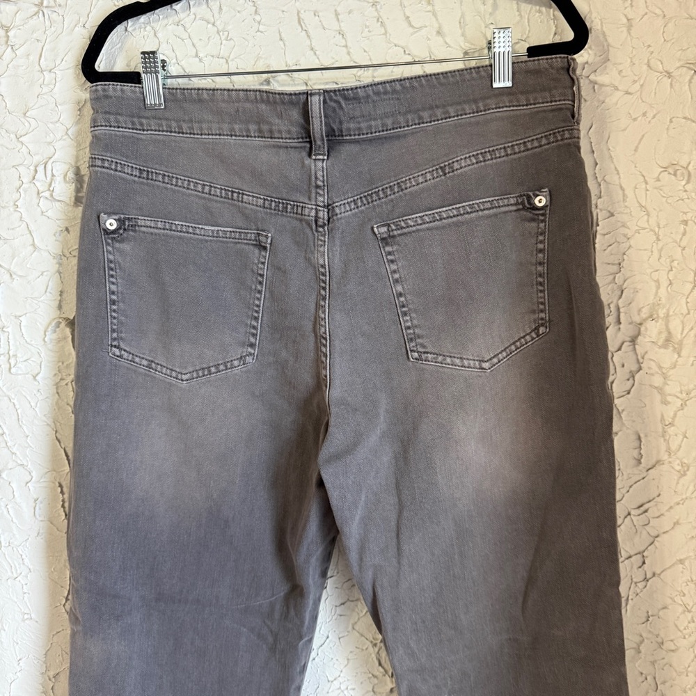 Pilcro Women’s Charcoal Relaxed Jeans - Picture 7 of 10